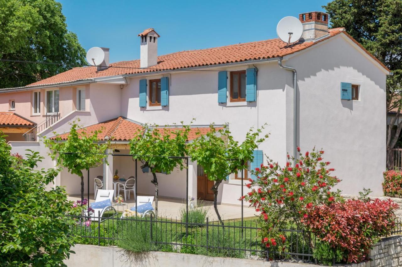 Casa Vita Holiday Home Porec Exterior photo