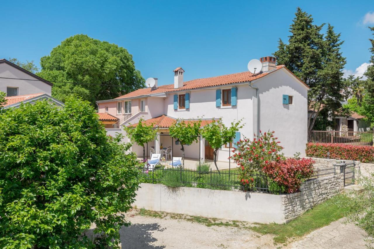 Casa Vita Holiday Home Porec Exterior photo