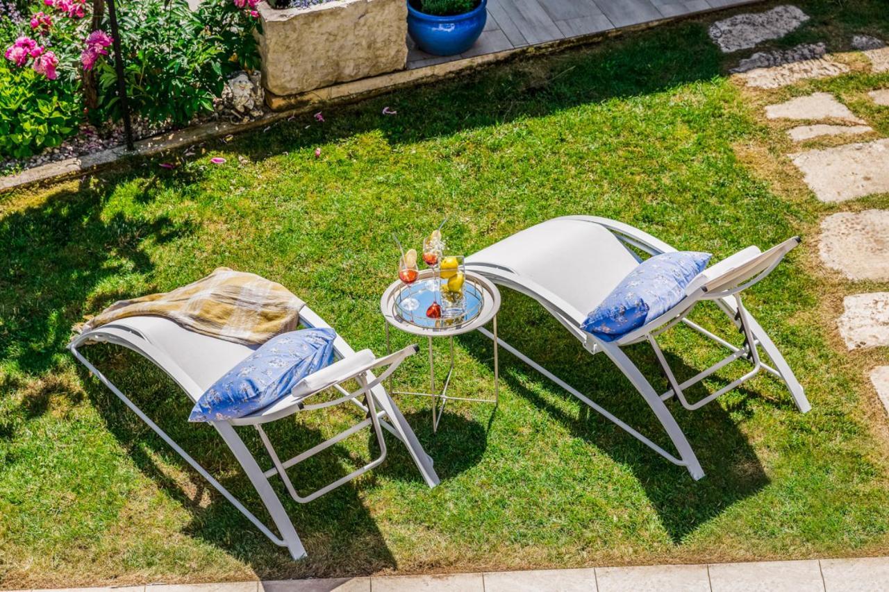 Casa Vita Holiday Home Porec Exterior photo