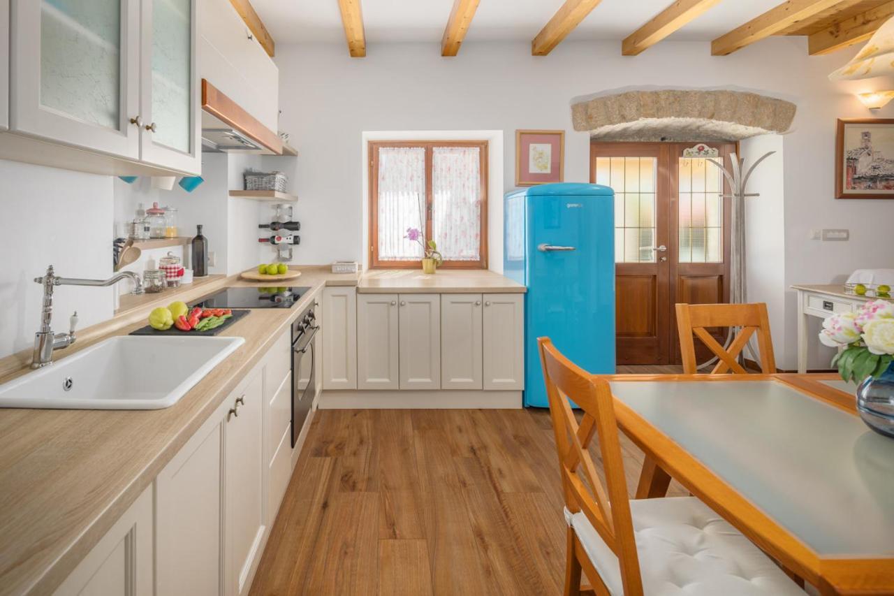 Casa Vita Holiday Home Porec Exterior photo