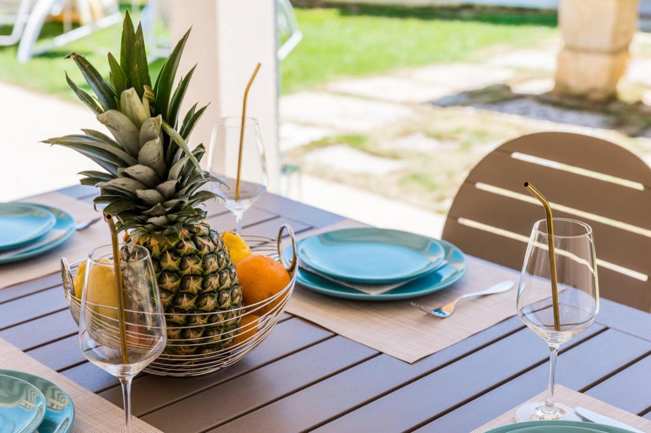 Casa Vita Holiday Home Porec Exterior photo